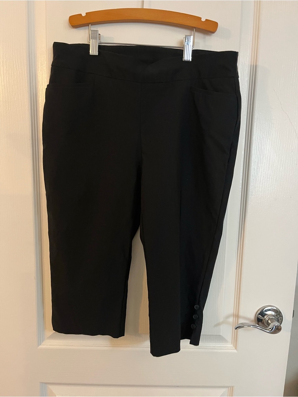 Chico's Black Pull-On Capri Pants with Side Button Detail